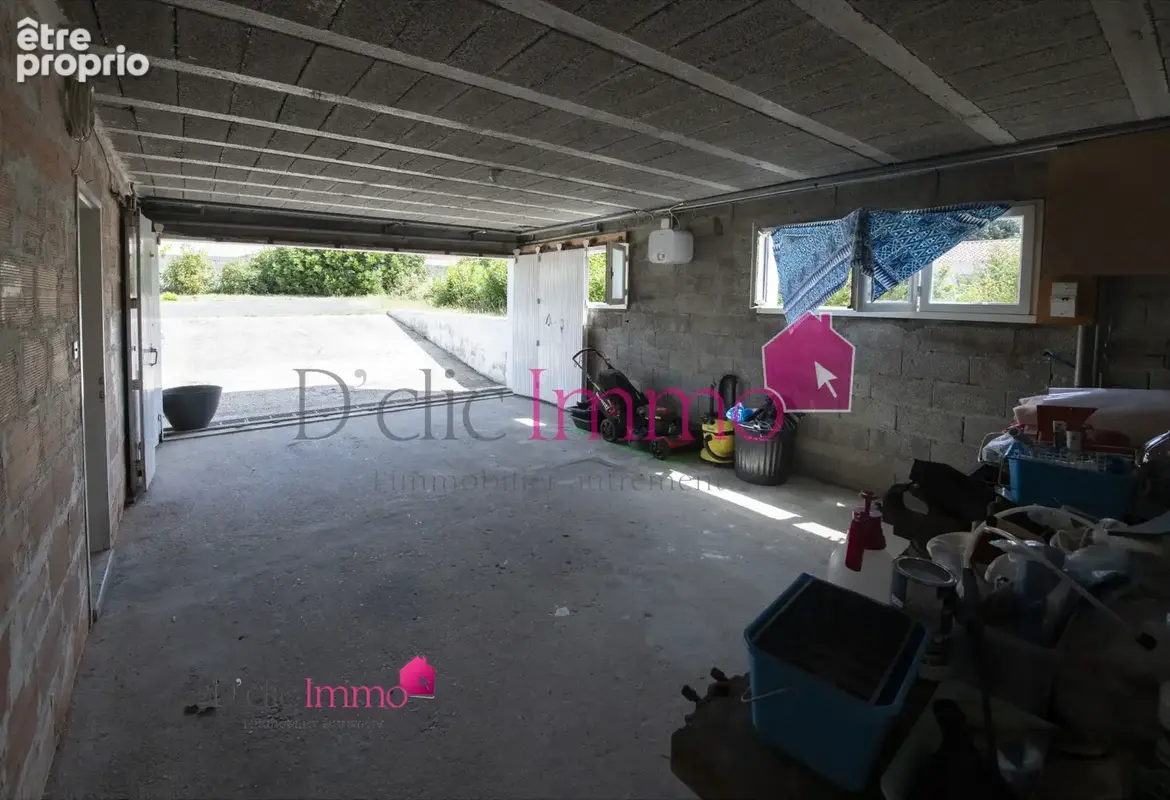 SOULLANS -Maison familiale - 6 chambres - terrain de 1584m2 - centre ville - photo 11