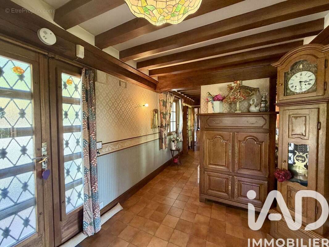 Maison 207 m² à Tordouet  - photo 4