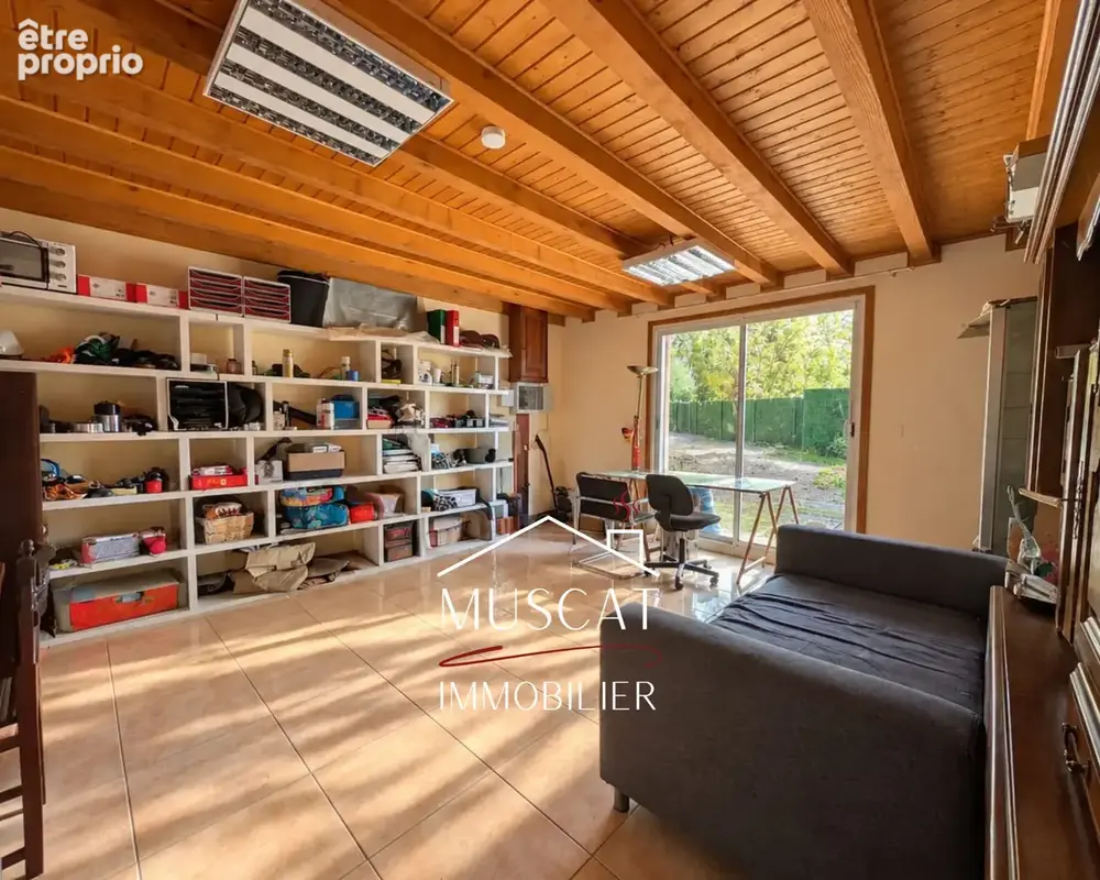 MURS-ET-GELIGNIEUX - Maison de plain-pied - dépendance de 210m2 - double garage - jardin - terrasse - photo 14