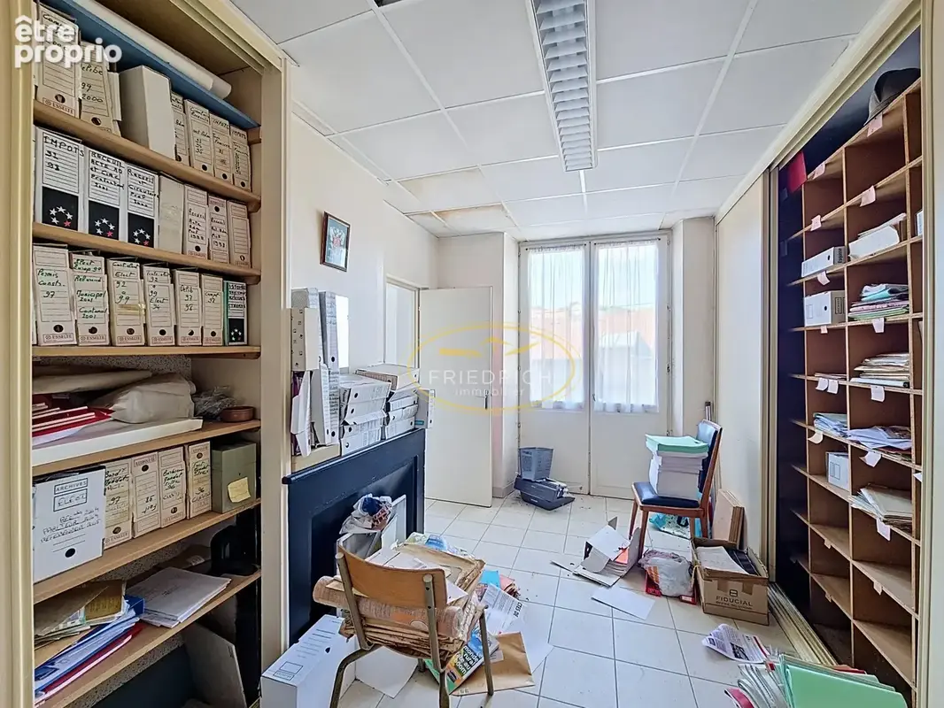 Immeuble a usage d'habitation ou de bureaux - multiples possibilités d'aménagement - photo 9