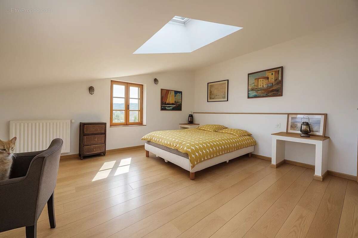 Maison à FORCALQUIER