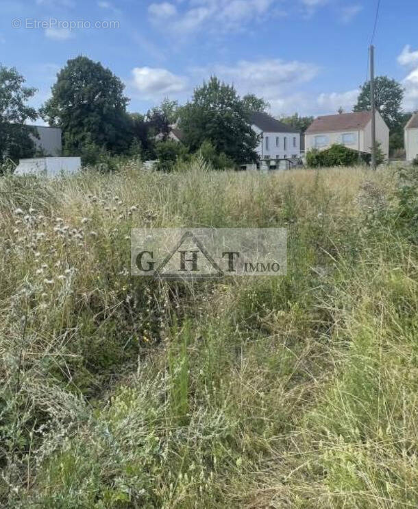 Terrain à VILLECRESNES