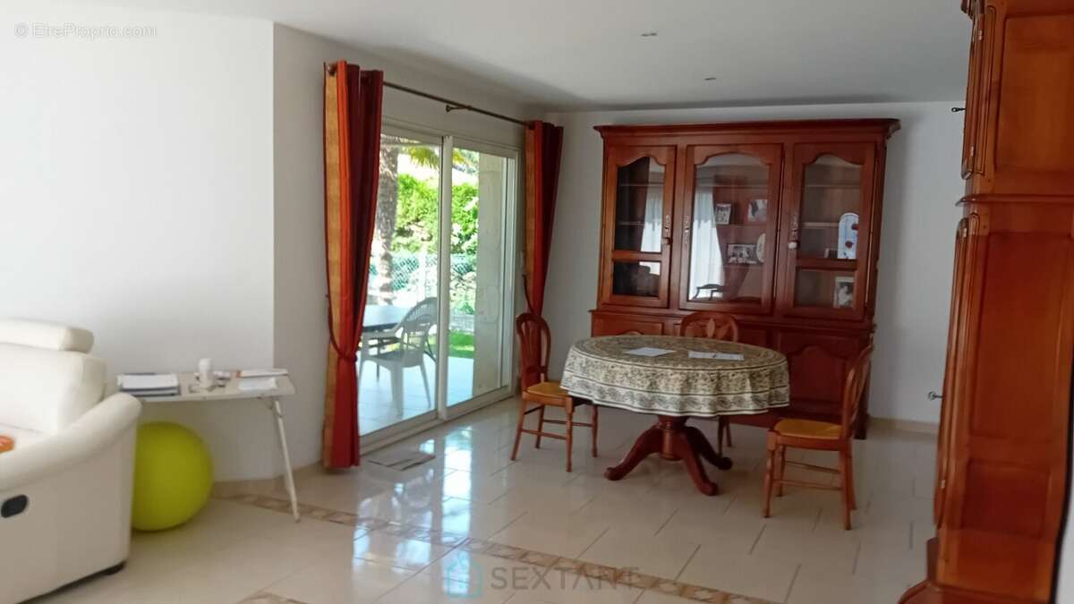 Maison à LES MATHES