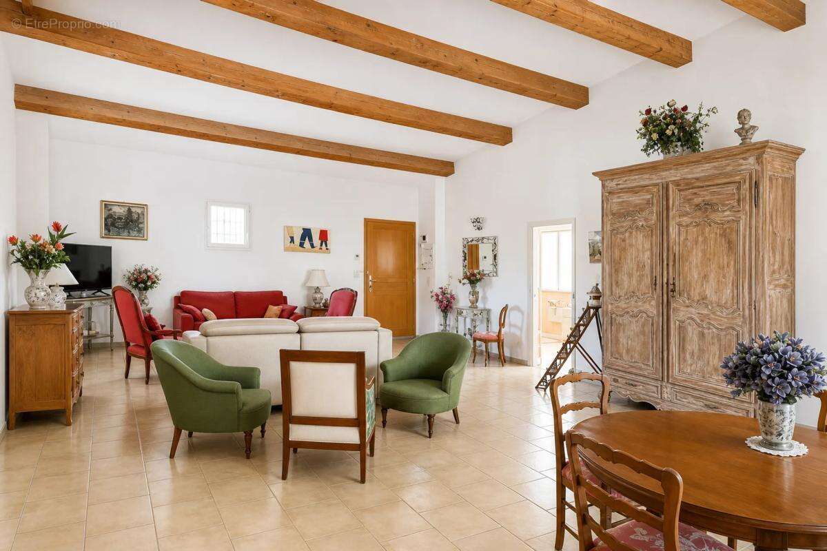 Maison à TAVERNES