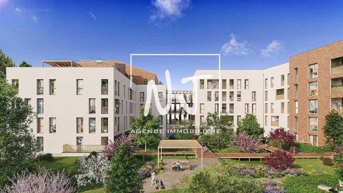 Appartement à AVRILLE