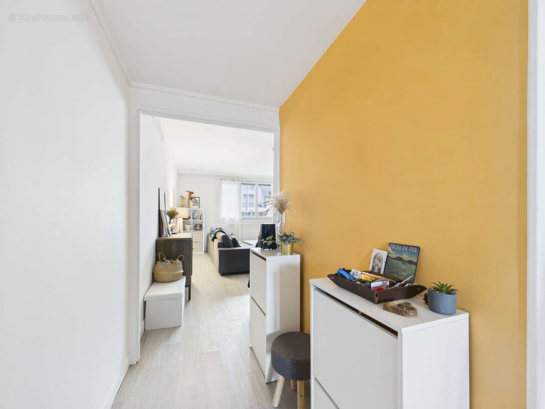 Appartement à SARTROUVILLE