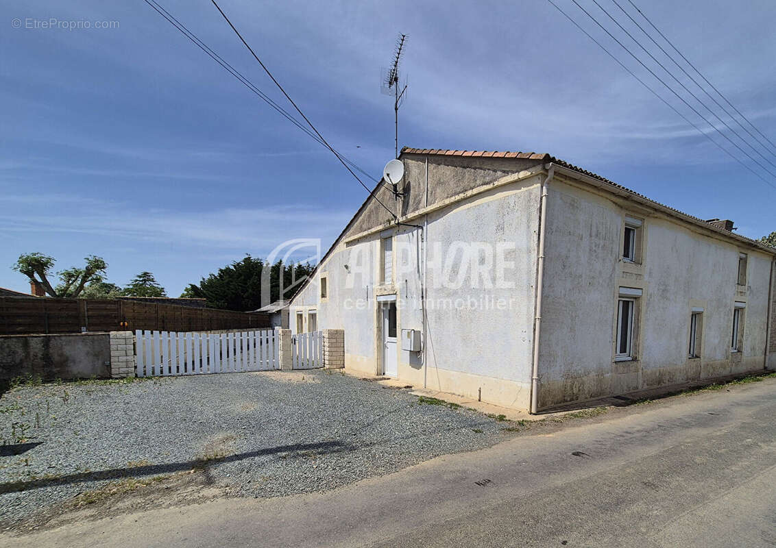 Maison 7 pièces à vendre à Thire - Réf 5200 - photo 3