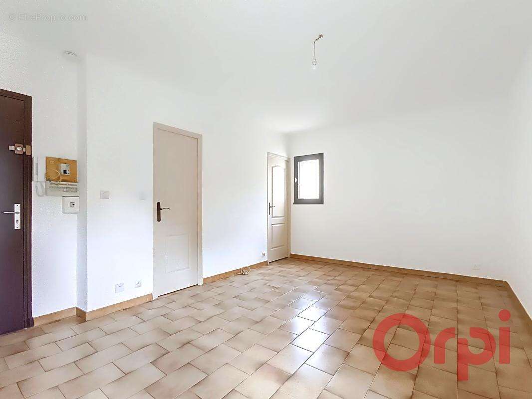 Appartement à SIX-FOURS-LES-PLAGES