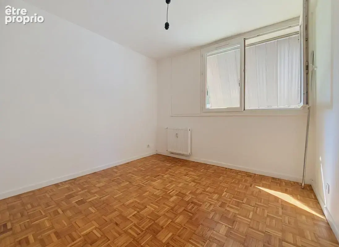 Appartement - 2 Chambres - 2 Balcons - Cave - Place de parking - Proches commodités - photo 16