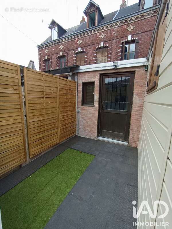 Photo 8