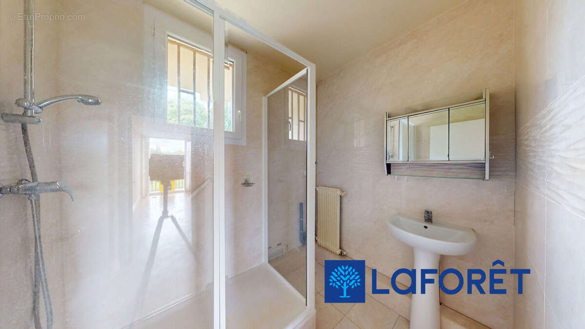 Appartement à ATHIS-MONS