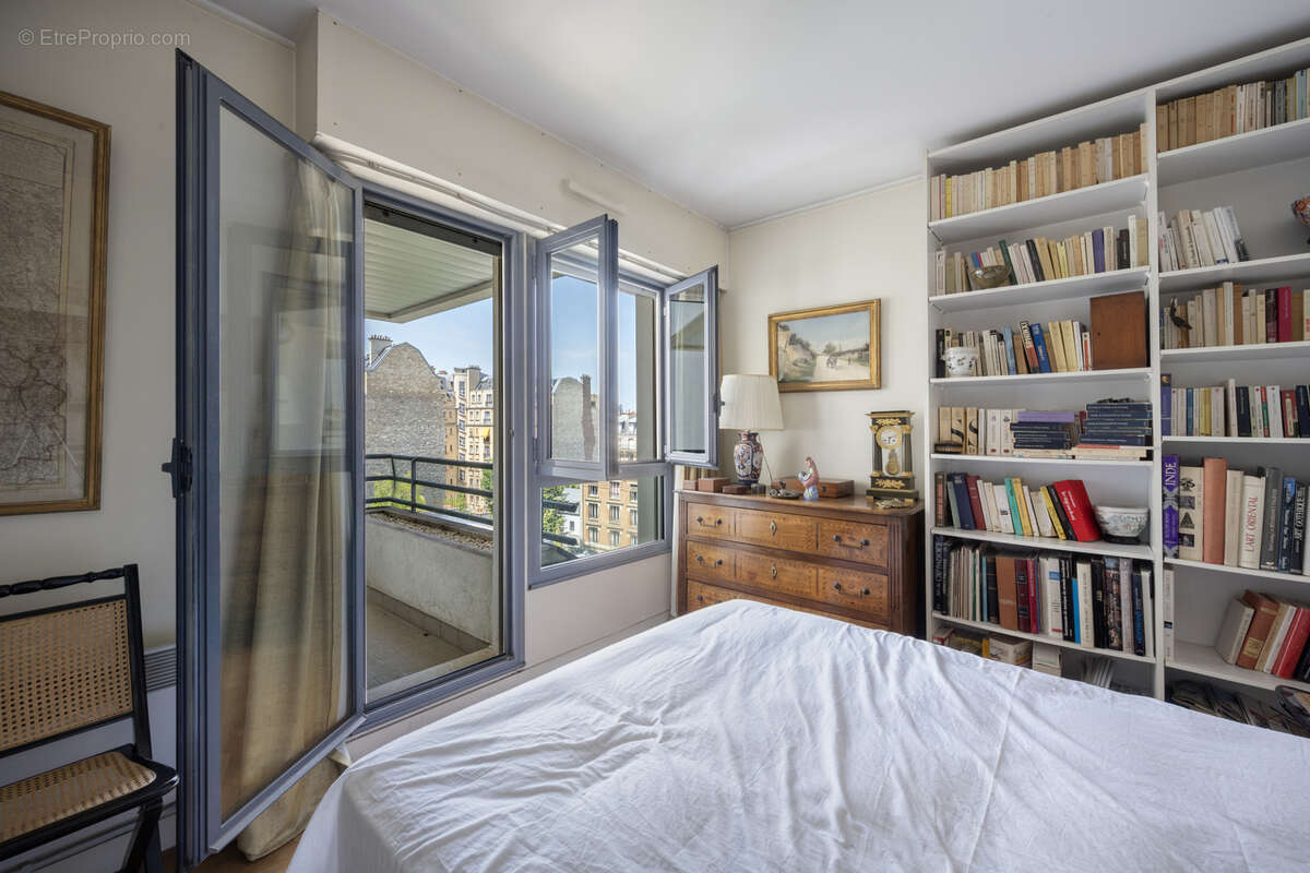 Appartement à PARIS-14E