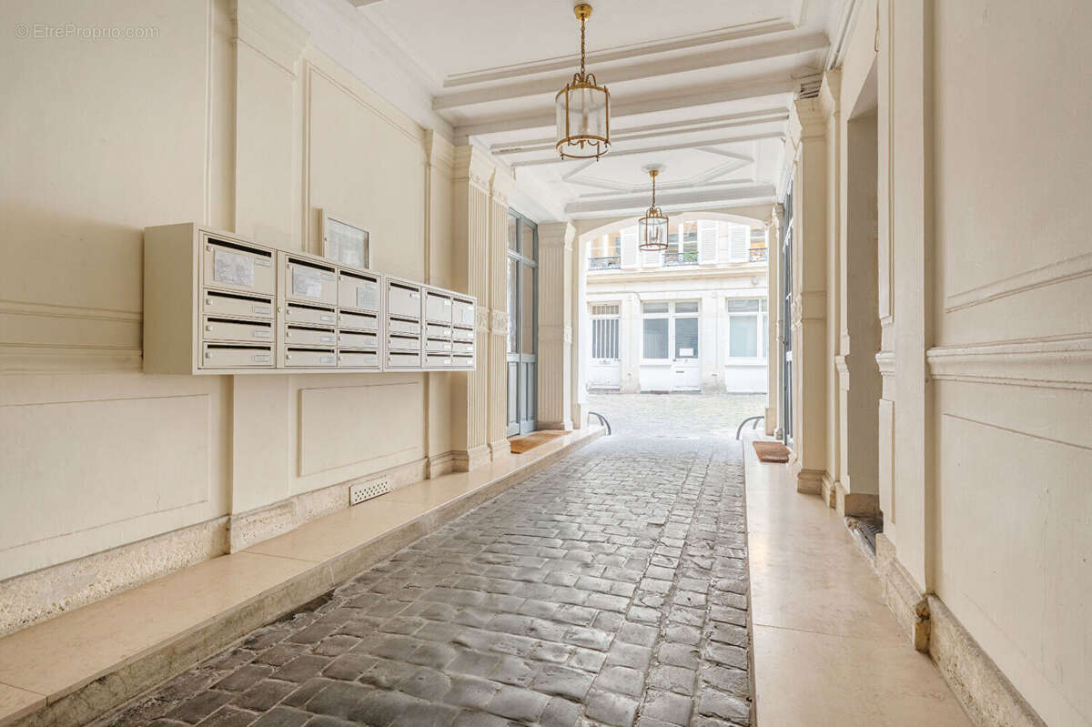 Appartement à PARIS-8E