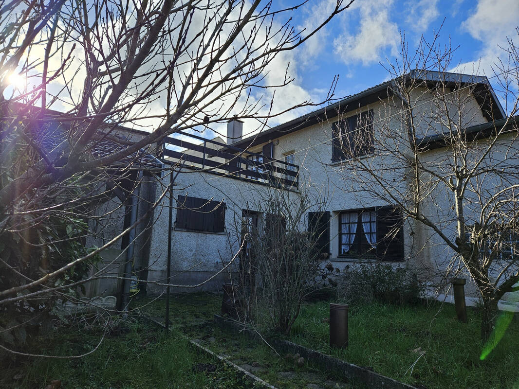 Maison à POUILLY-SUR-SAONE
