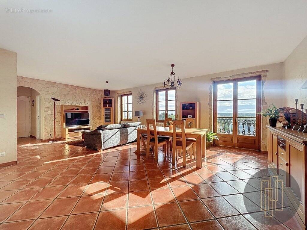 Appartement à LIMAS