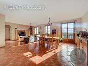 Appartement à LIMAS