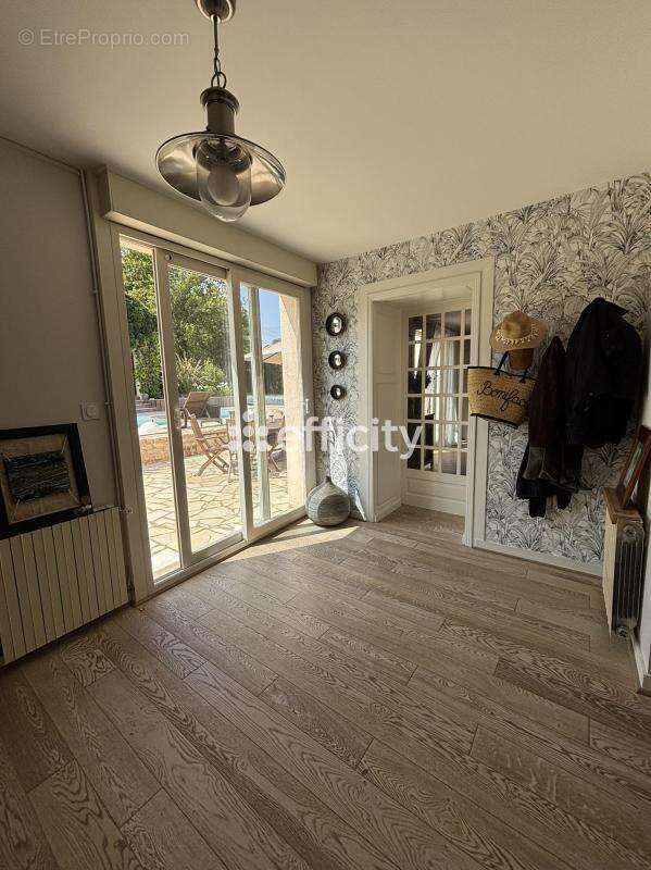 Maison 243 m² à Fontenay-Le-Comte  - photo 5