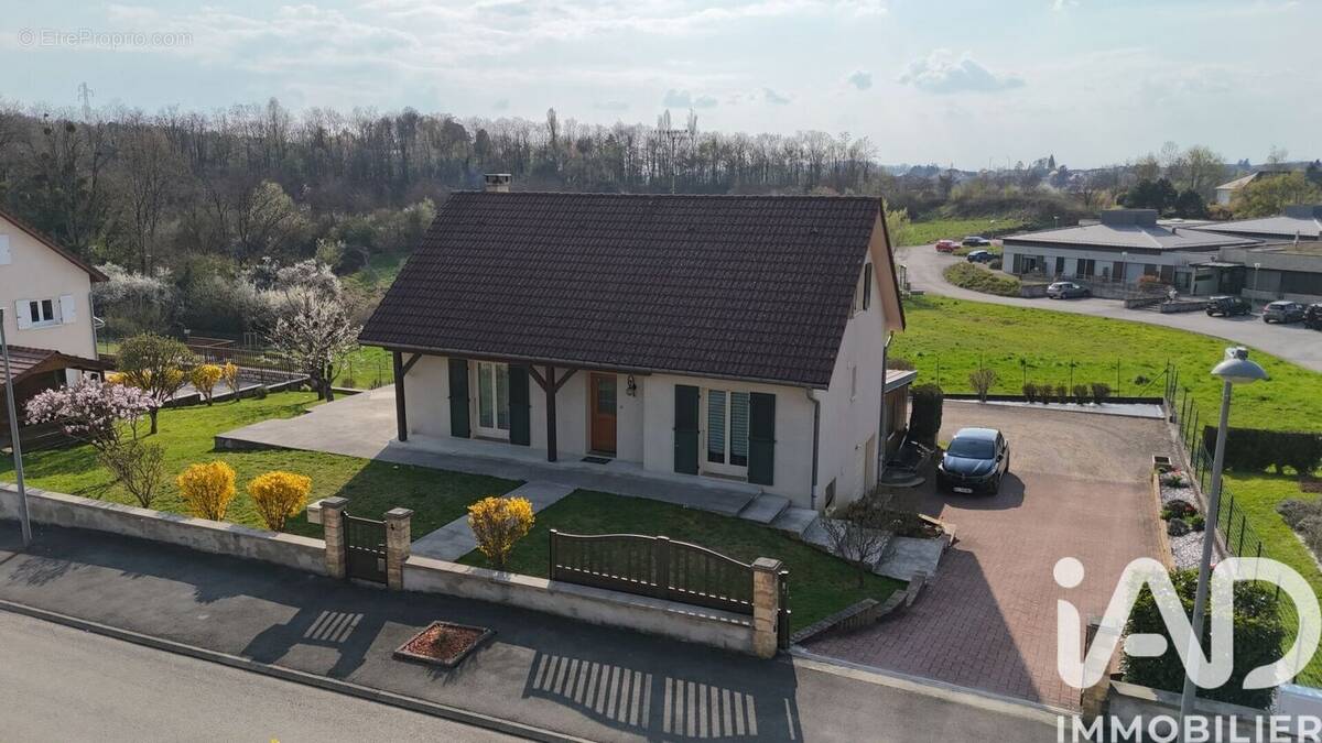 Photo 1 - Maison à ECOLE-VALENTIN