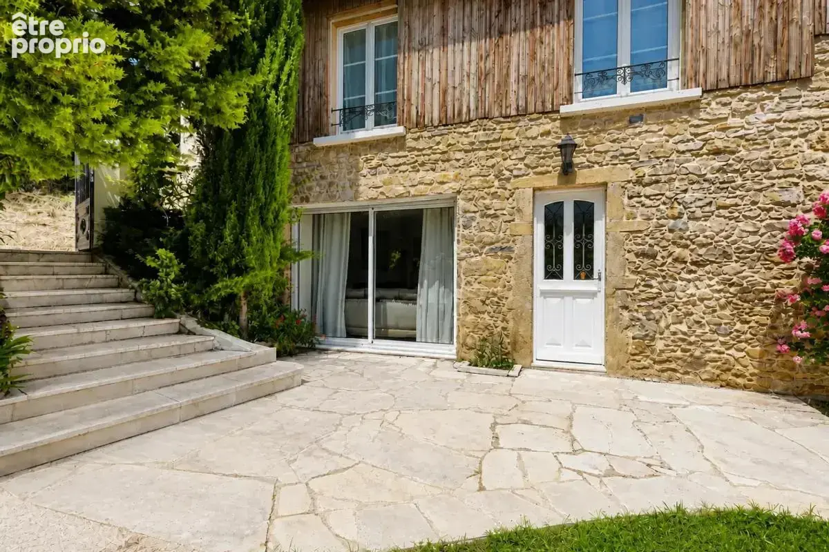 Maison de 8 pièces de 236 m² à Frontonas - photo 9