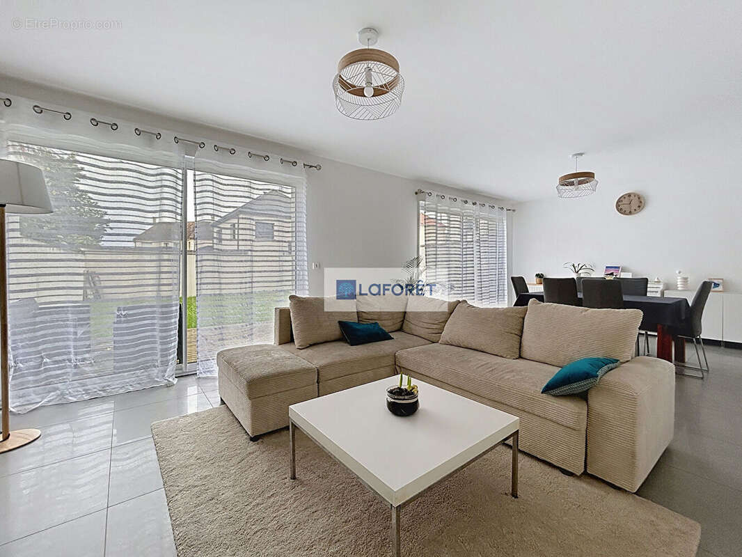 Maison à SARTROUVILLE