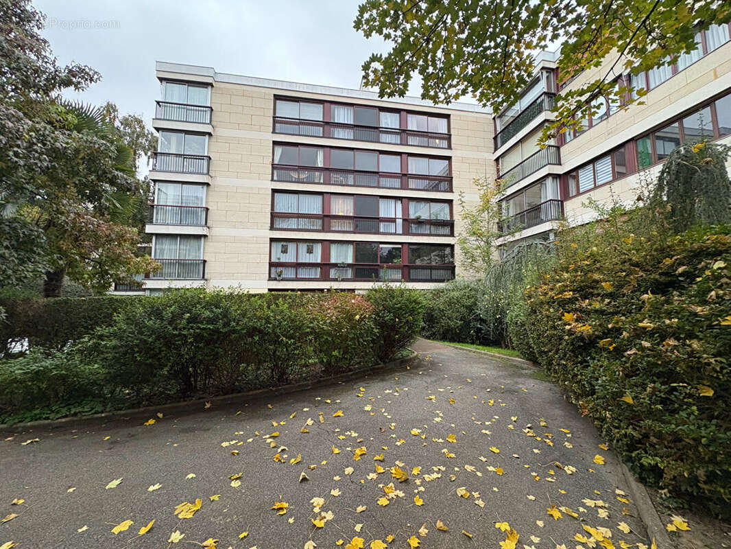 Appartement à FONTENAY-LE-FLEURY