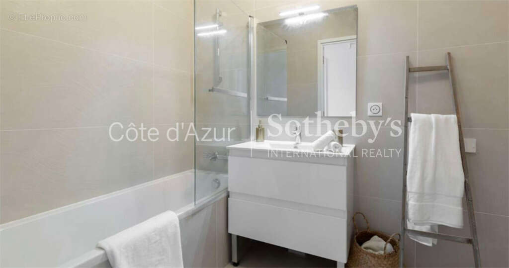 Appartement à CAP-D'AIL