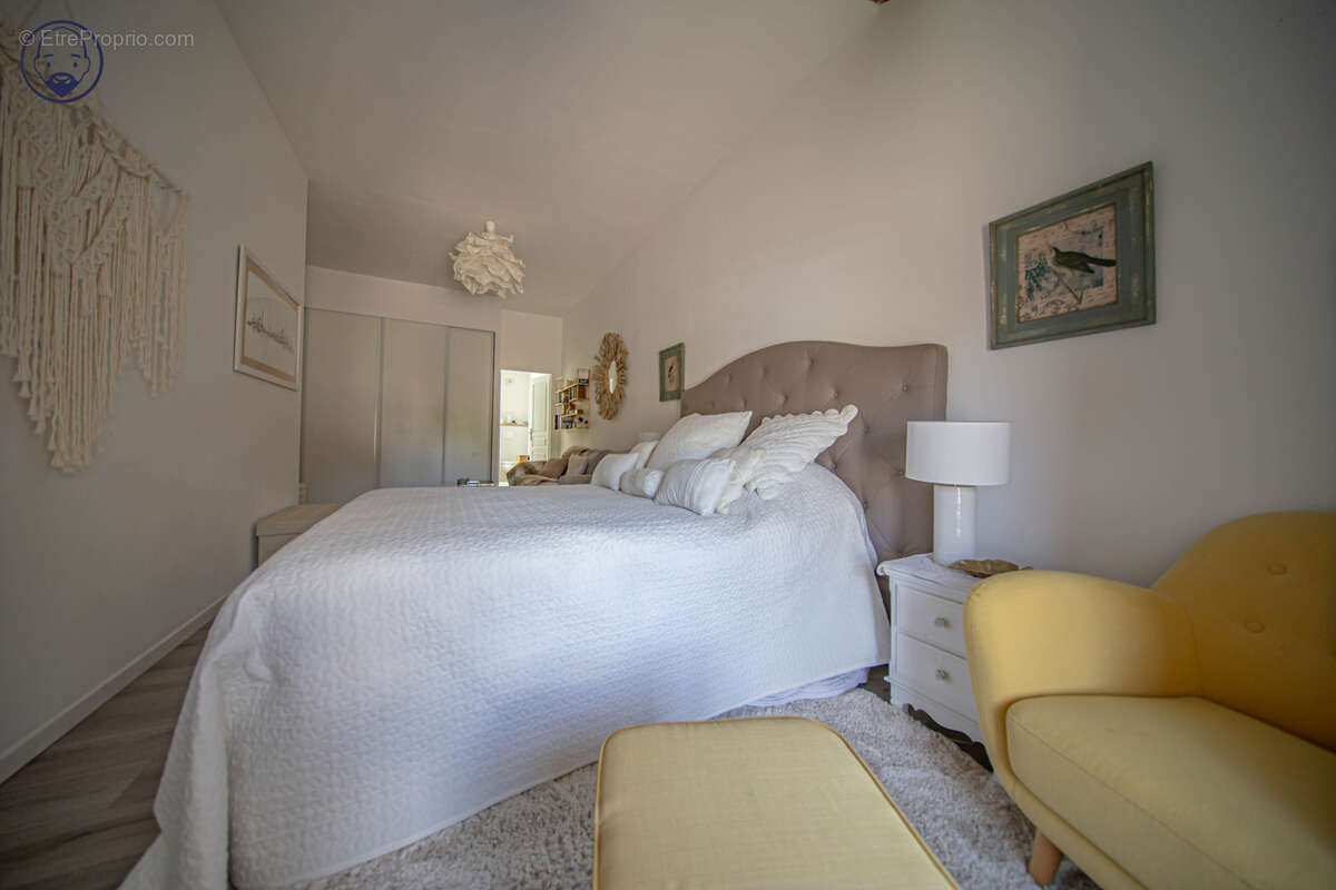 Coup de cœur ! Maison de charme avec terrasse, grand jardin et dépendance - photo 15
