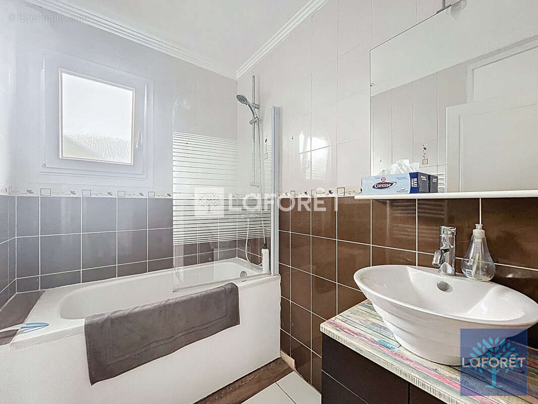 Maison à VIGNEUX-SUR-SEINE