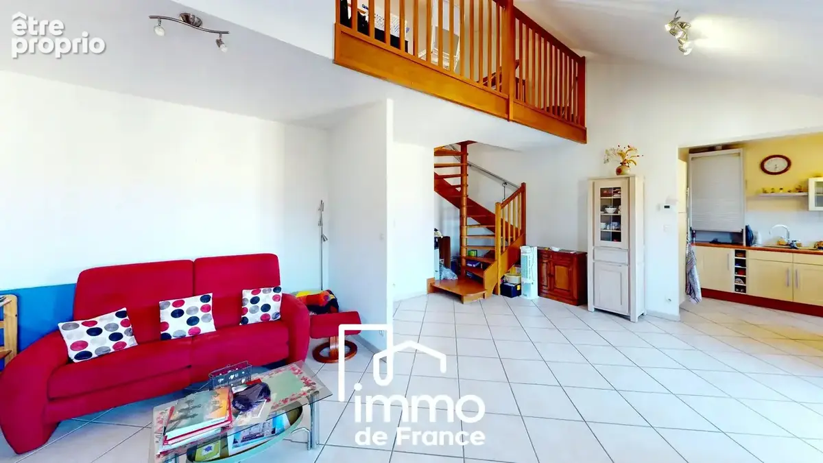 Appartement à ONET-LE-CHATEAU