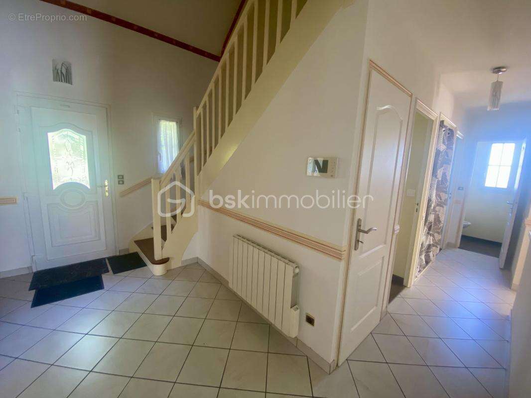 Maison avec sous-sol / 6 pièces - photo 4