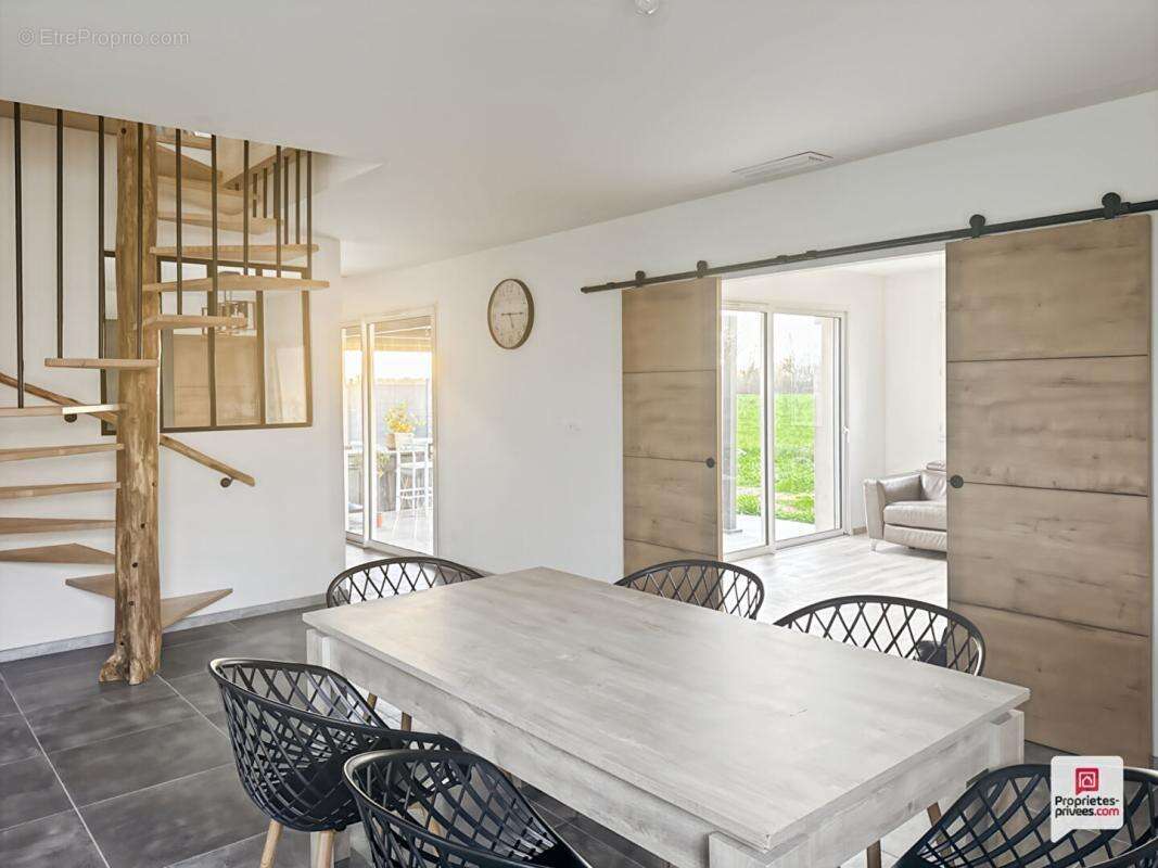 Maison à LA CHAPELLE-D'ALIGNE