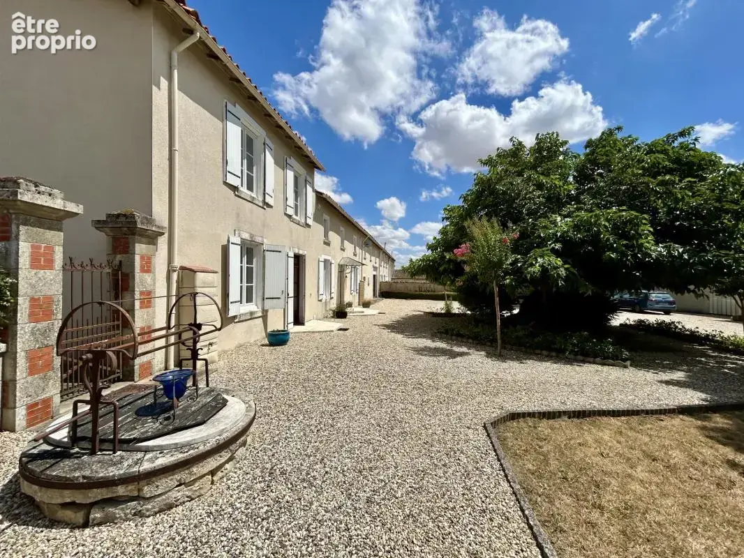 Maison à LOUBIGNE