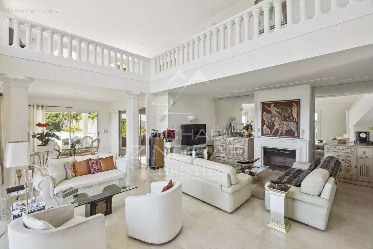 Maison à MANDELIEU-LA-NAPOULE