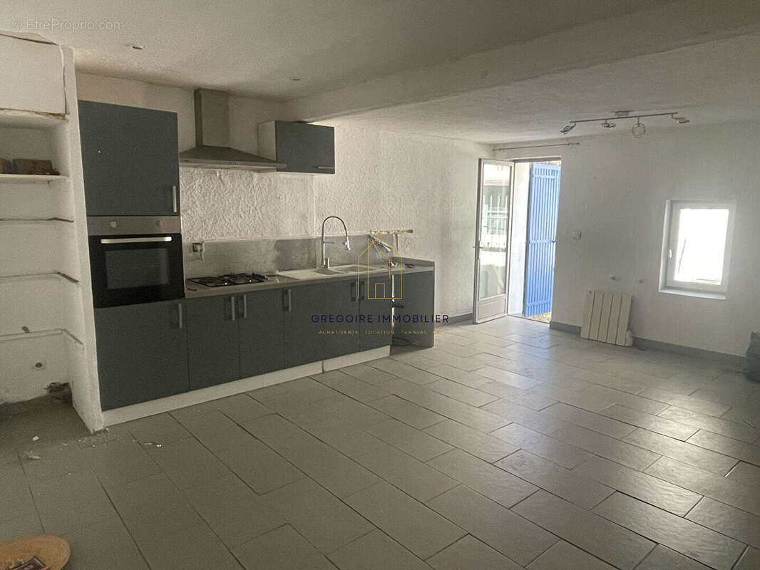 Appartement à LA TOUR-D'AIGUES