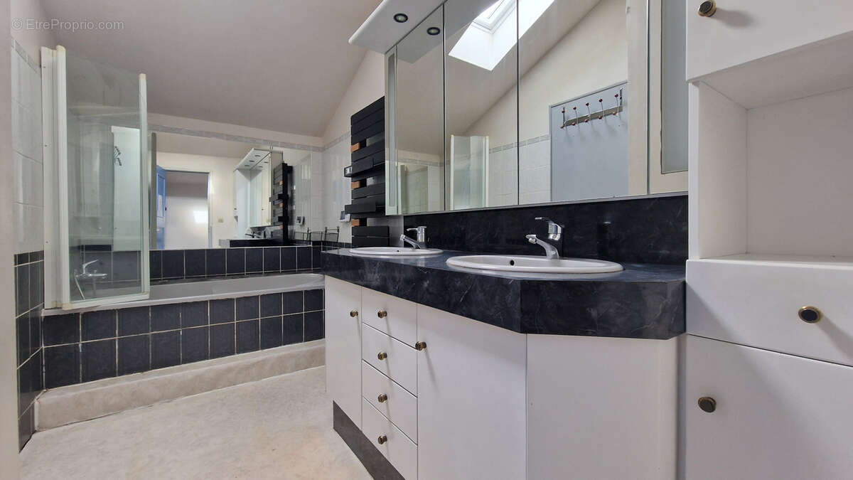 Maison à CELLE-LEVESCAULT