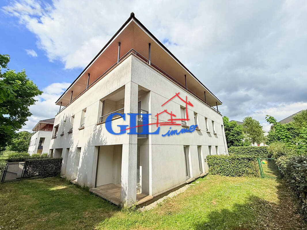 Appartement à SAVIGNY-LE-TEMPLE