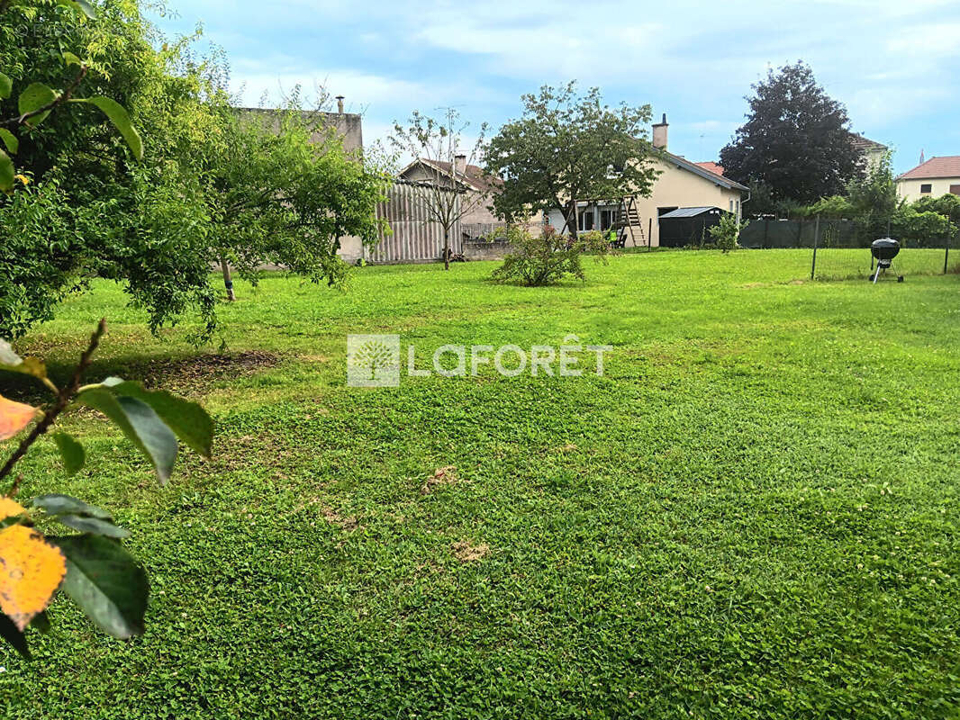 Terrain à DOMBASLE-SUR-MEURTHE