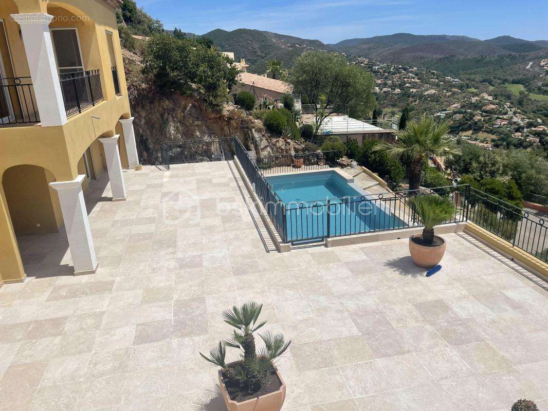 Maison à LA LONDE-LES-MAURES