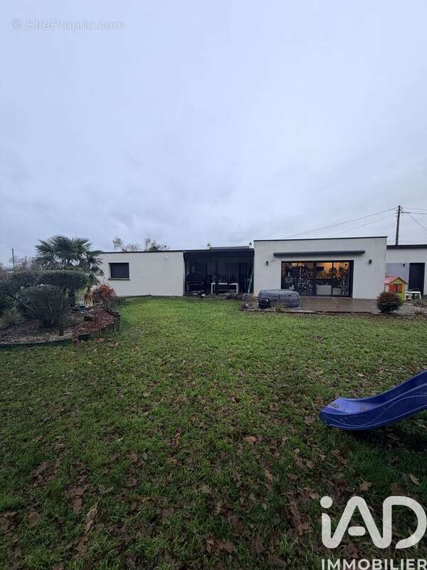 Photo 3 - Maison à CLEDEN-POHER