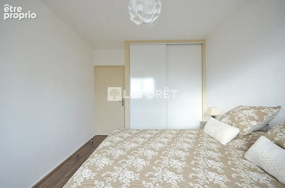 Appartement Villeurbanne 3 pièce(s) 71 m2 Secteur Gratte-Ciel ? - photo 11
