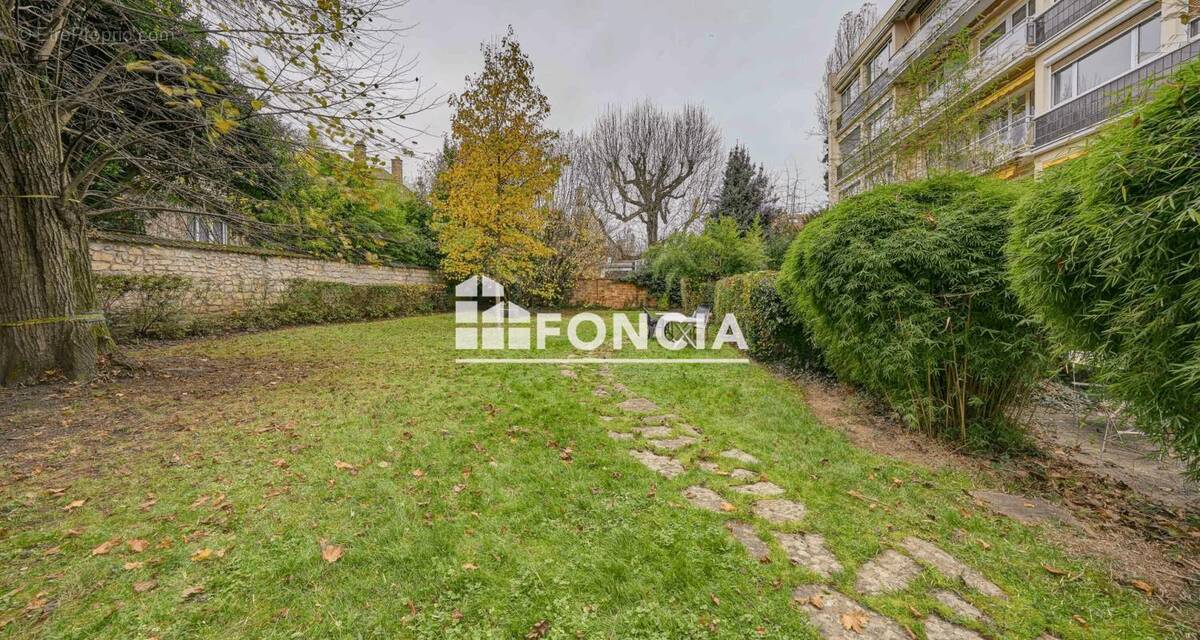 Appartement à BOURG-LA-REINE