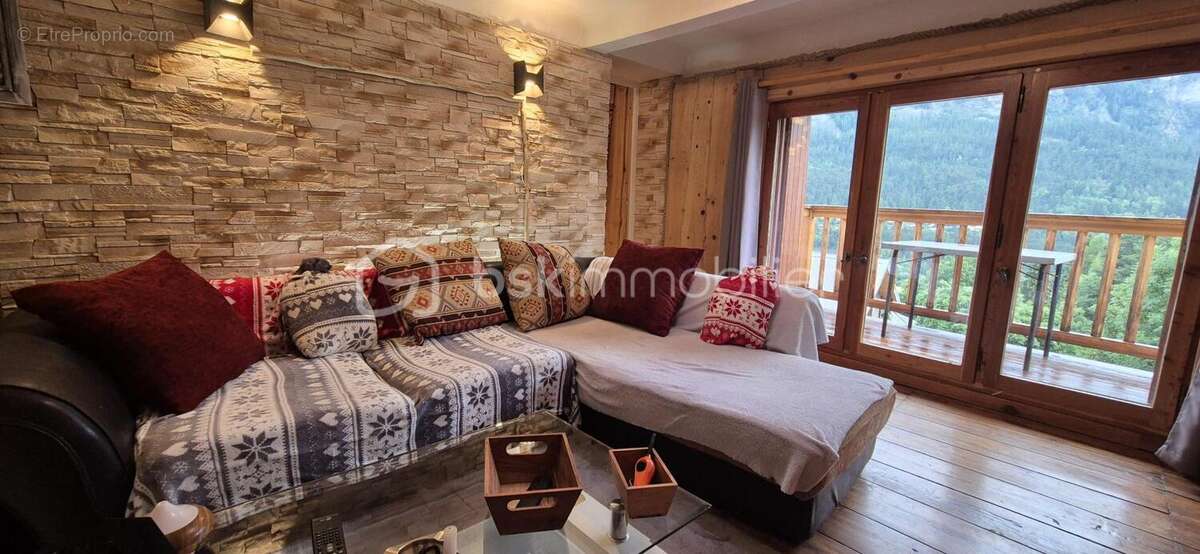  À vendre – Charmant duplex rénové avec balcon et vue imprenable à Villars-Colmars  - photo 7