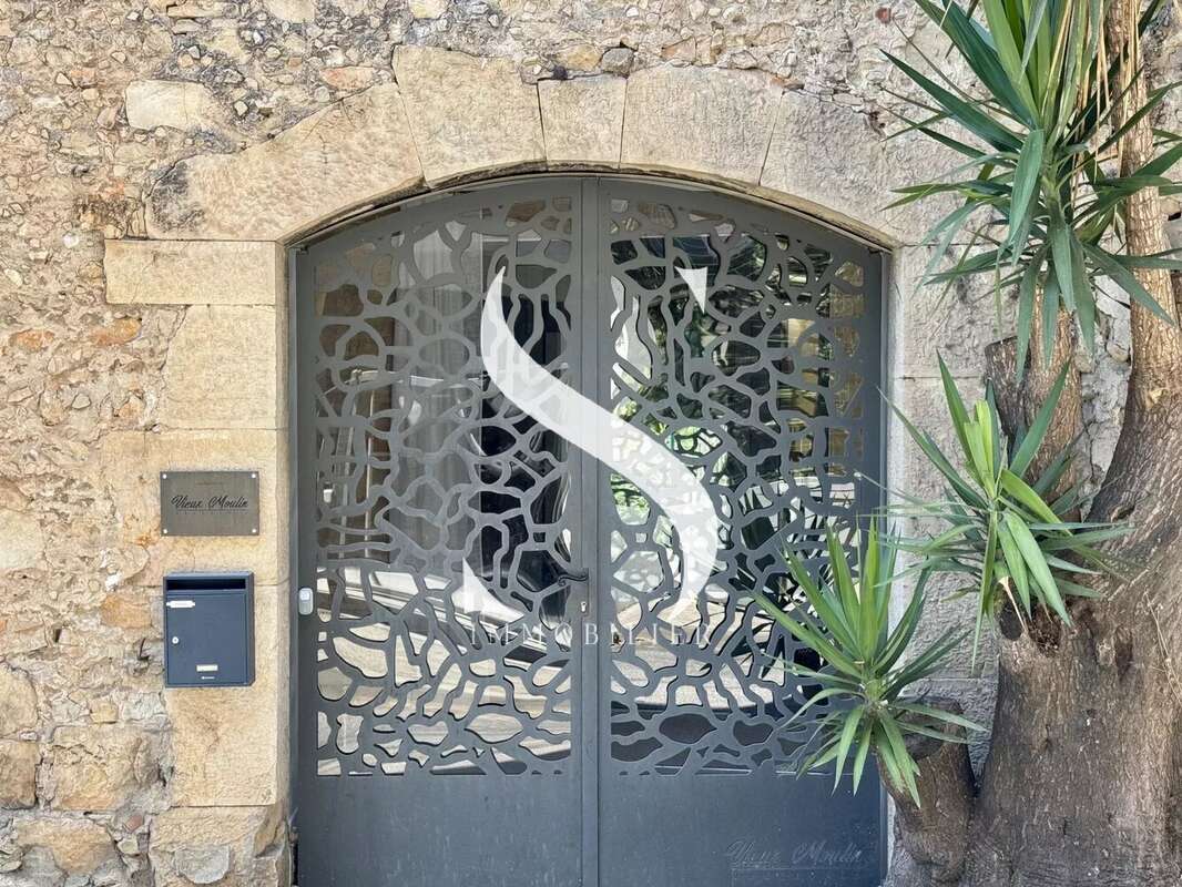 Appartement à VALLAURIS