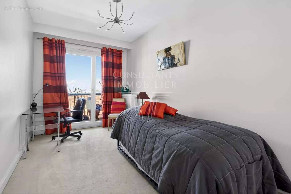 Appartement à PARIS-7E