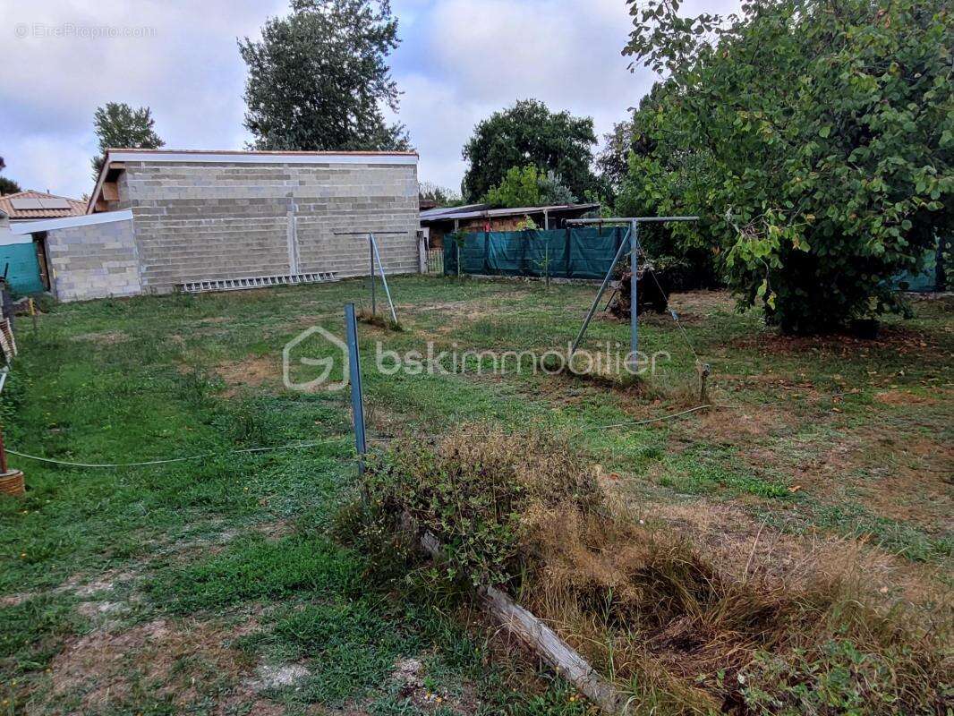 Terrain à GAILLAN-EN-MEDOC