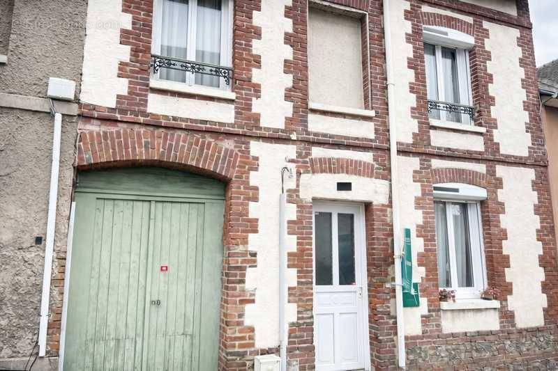 Maison à FLEURY-SUR-ANDELLE