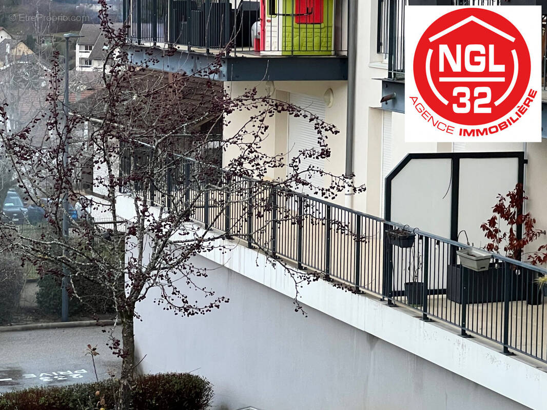 Appartement à CRUSEILLES