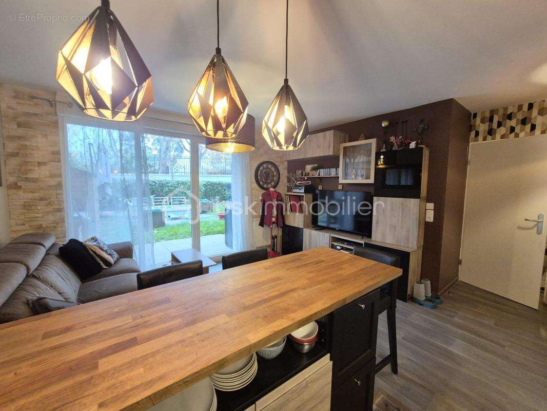 Appartement à COURCOURONNES