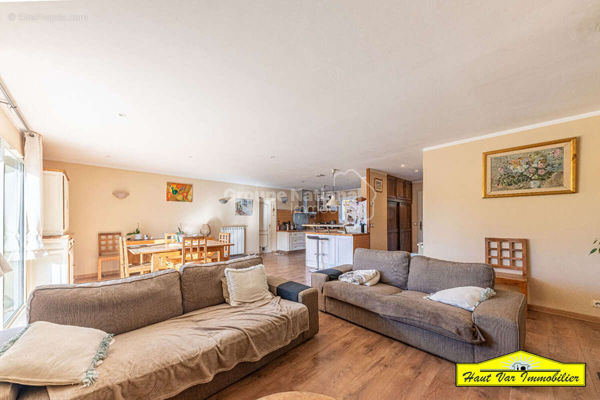 Maison à VINON-SUR-VERDON