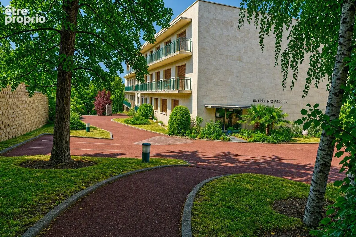 A vendre vaste  appartement à Saint Germain En Laye 5 pièce(s) 122.2 m2 - photo 2